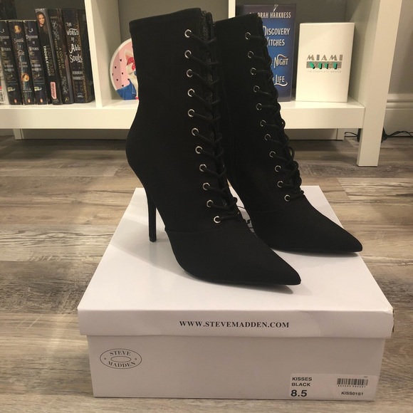 Steve Madden Shoes - Steve Madden Kisses Pointed Toe Bootie